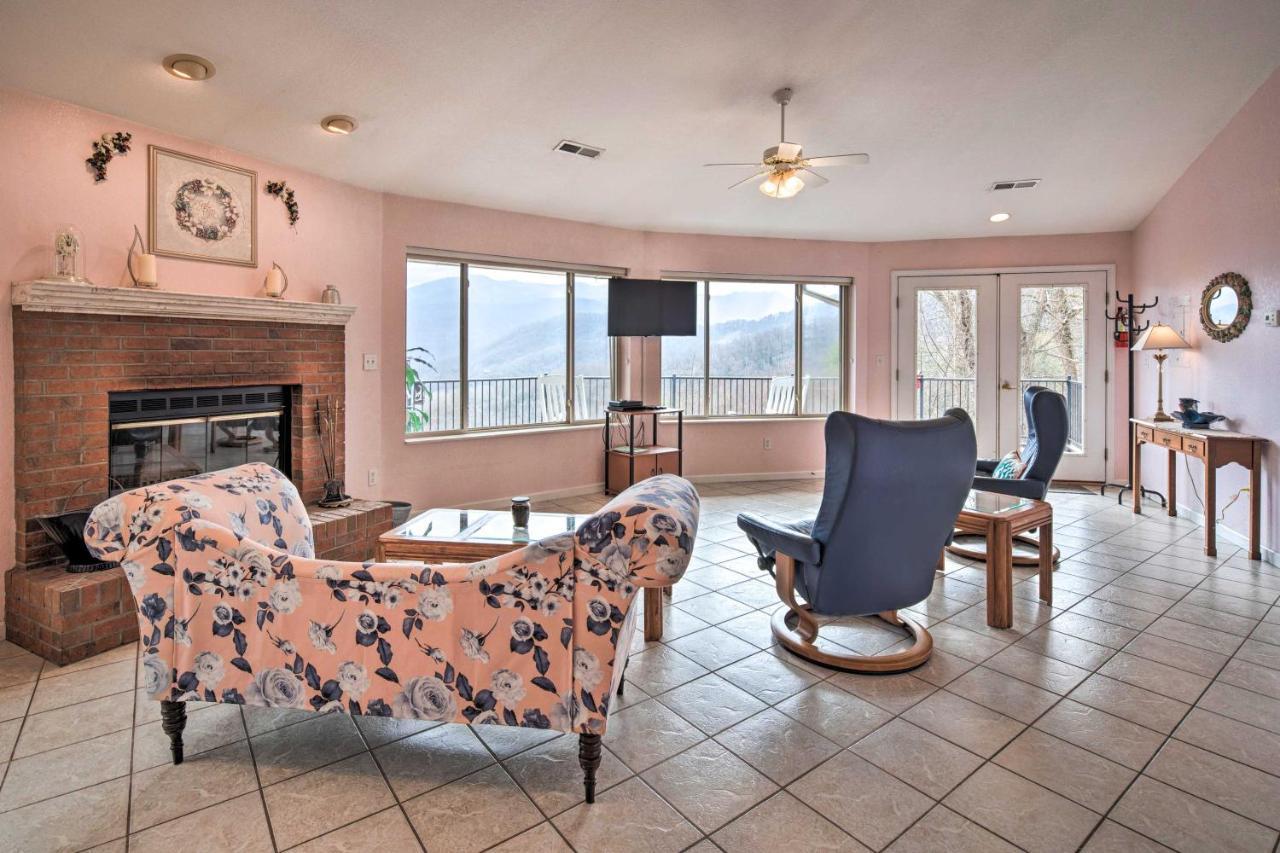 Charming Burnsville Apt With Mountain Views And Deck! ภายนอก รูปภาพ
