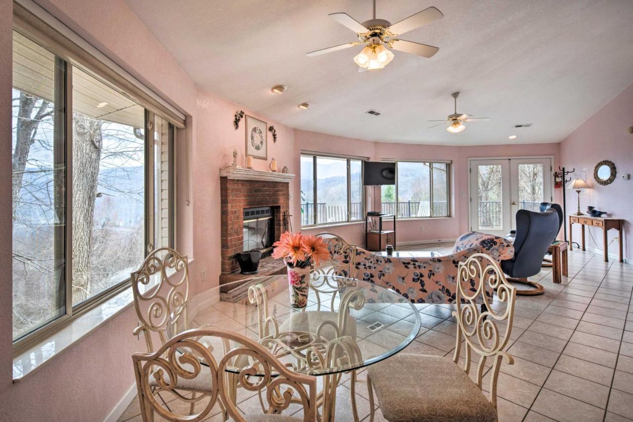Charming Burnsville Apt With Mountain Views And Deck! ภายนอก รูปภาพ
