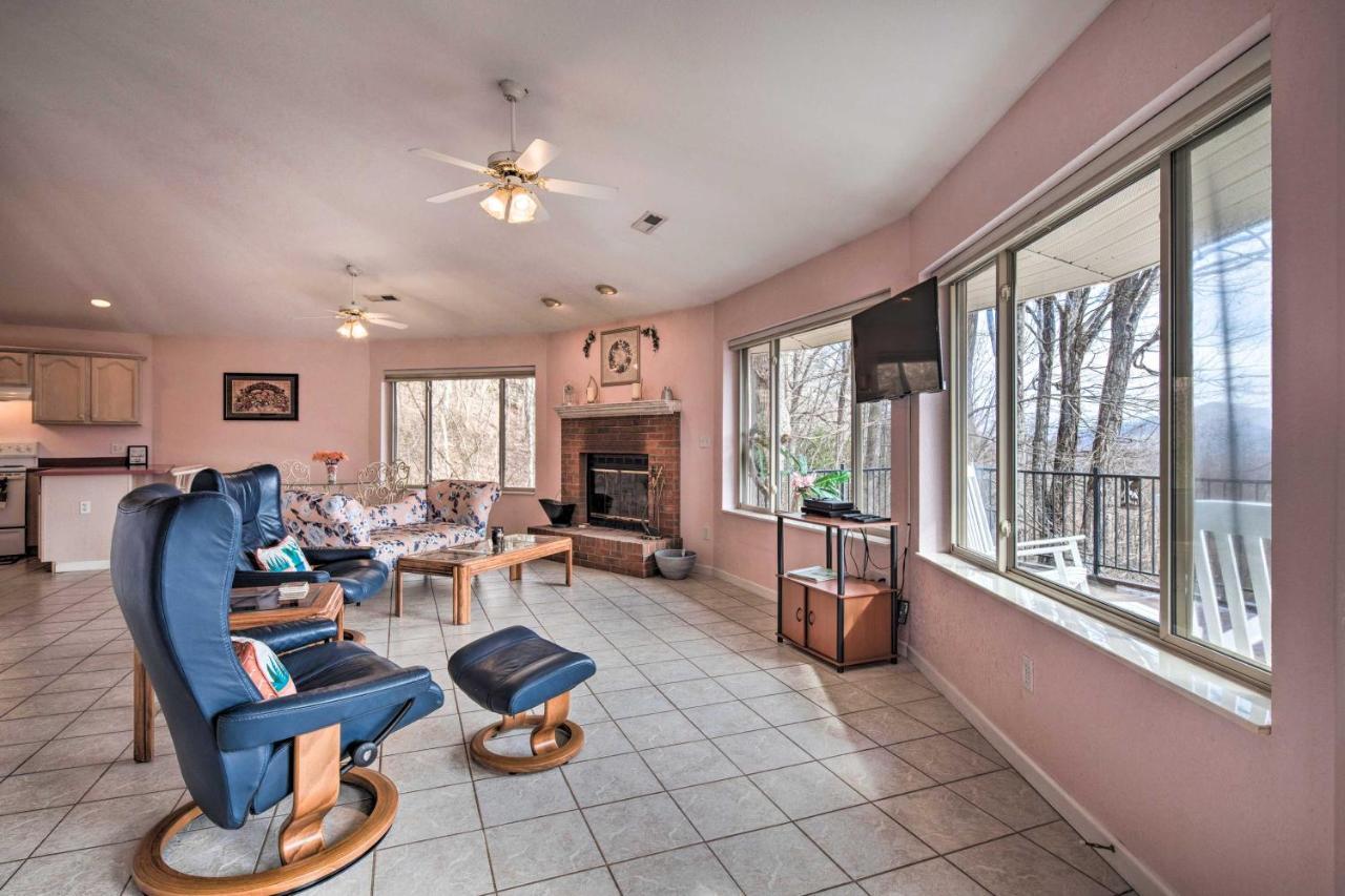 Charming Burnsville Apt With Mountain Views And Deck! ภายนอก รูปภาพ