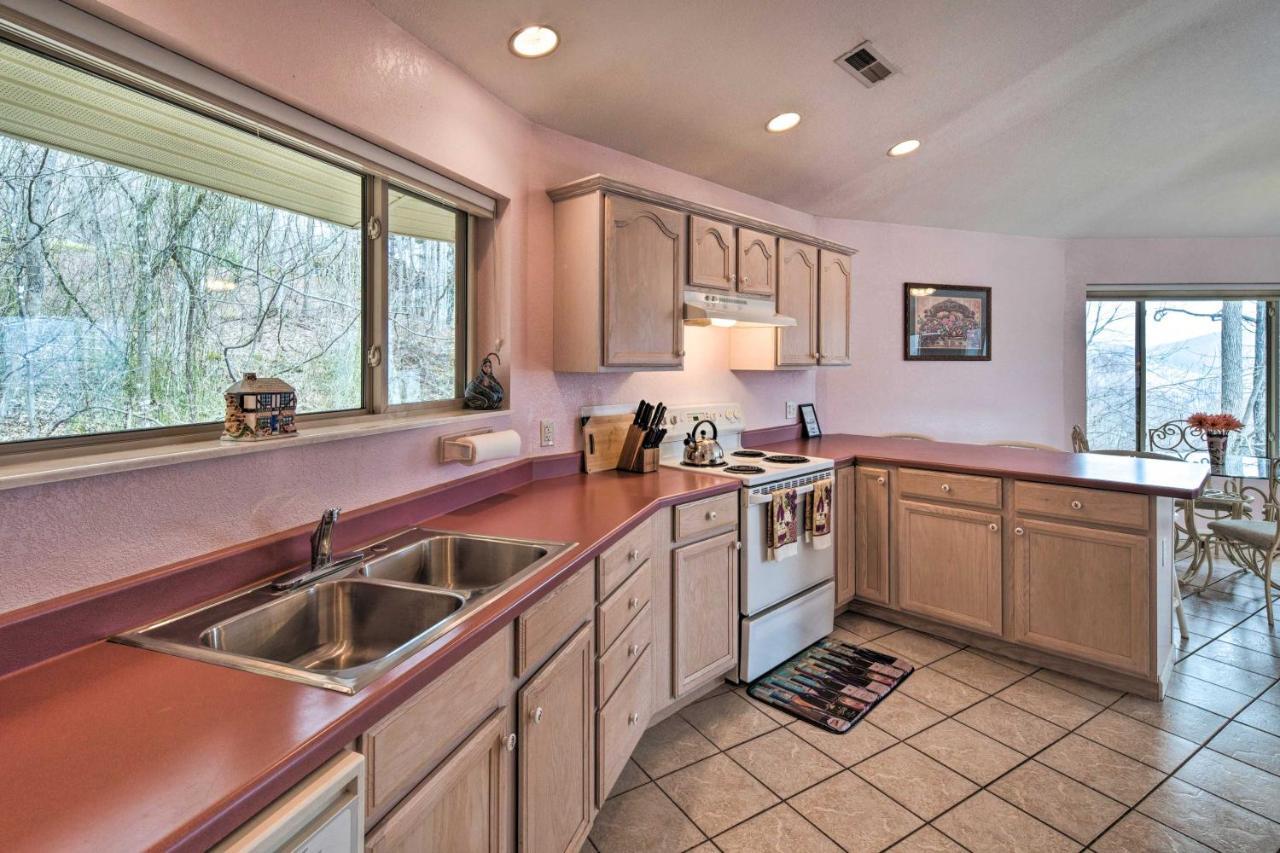 Charming Burnsville Apt With Mountain Views And Deck! ภายนอก รูปภาพ